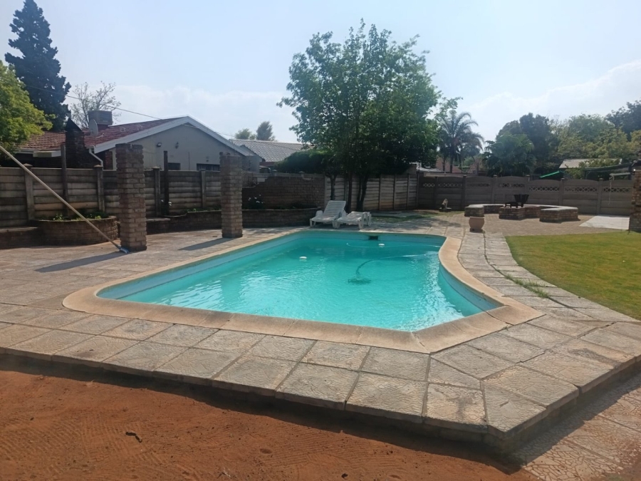 4 Bedroom Property for Sale in Carters Glen Northern Cape
